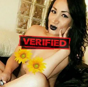 Vanessa wichsen Finde eine Prostituierte Reet